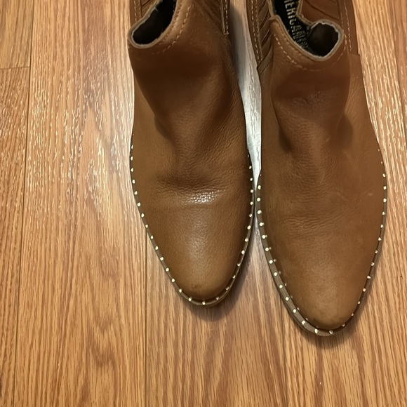 Boots - Picture 10 of 10